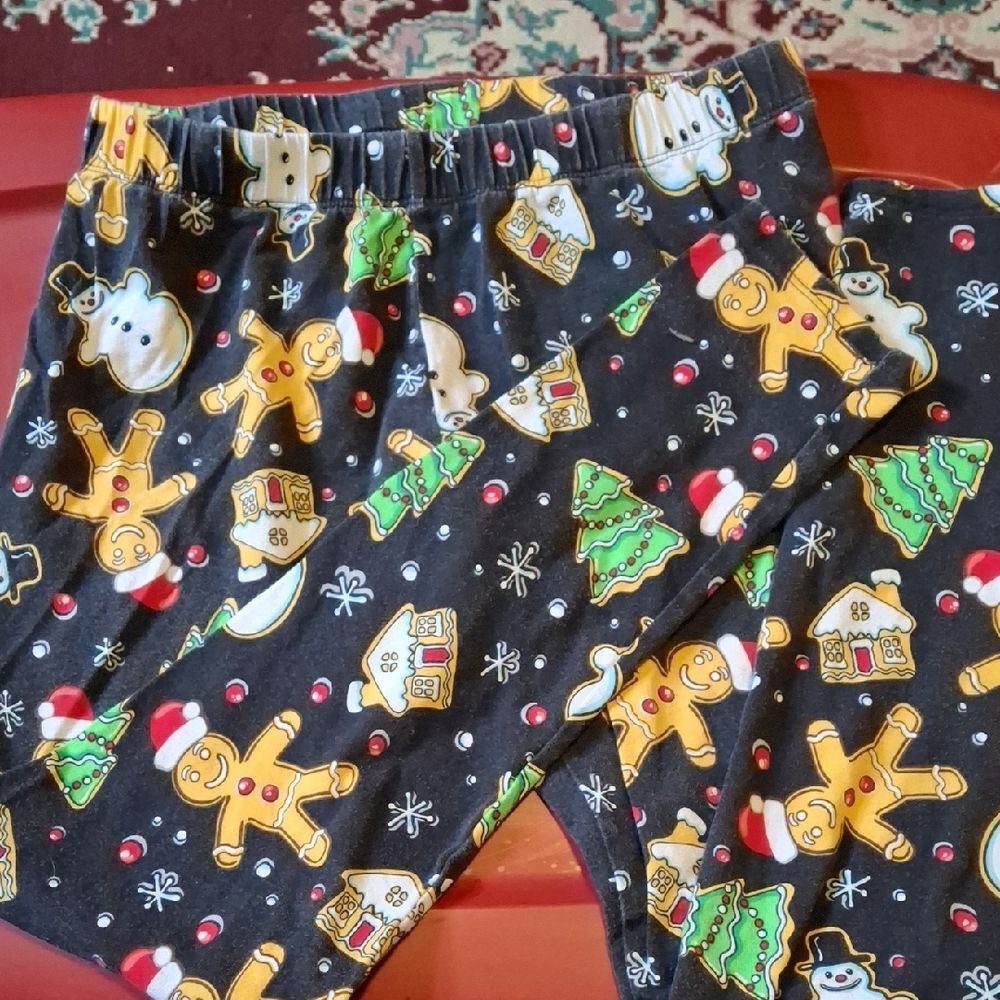 No Boundaries Kids Pajama Bottoms with Gingerbread and Snowman Print (Chi117)